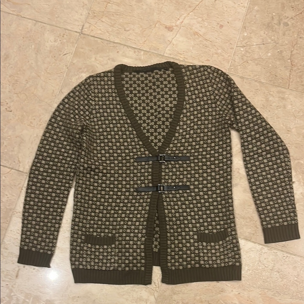 Women’s  Olive Green Patterned Sweater beautiful quality with leather trim💖